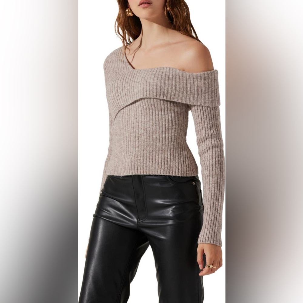 ASTR Assymetric Foldover One Shoulder Rib Sweater - Picture 4 of 12